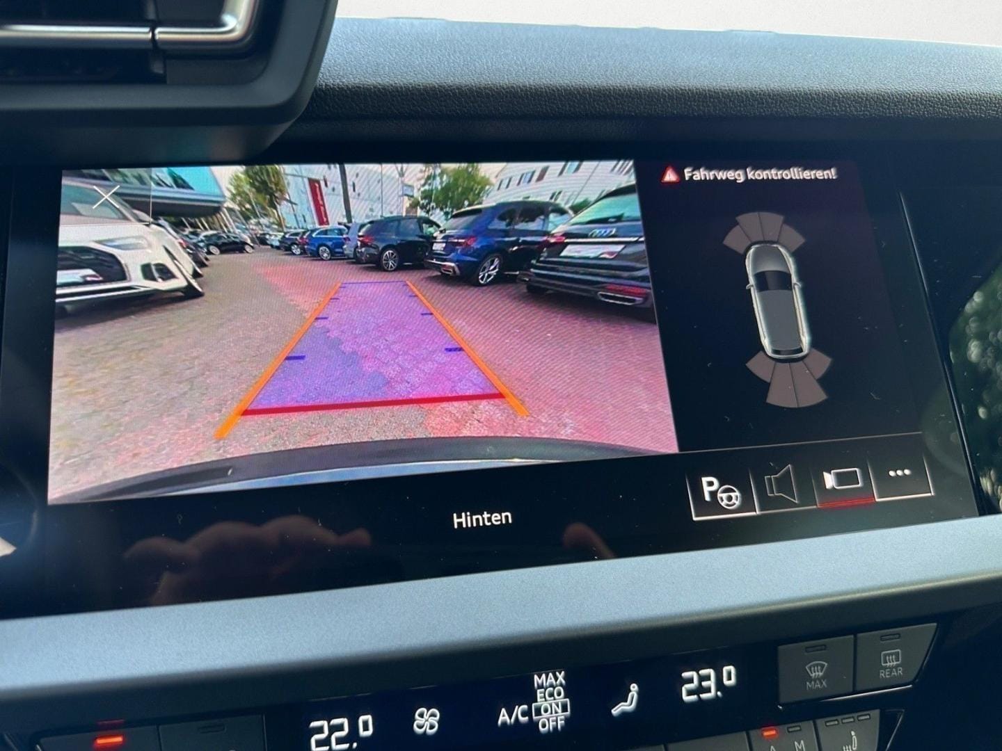 Bild über Audi A3 Sportback 30 TFSI S tronic - für weitere Informationen kontaktieren Sie den Audi Partner