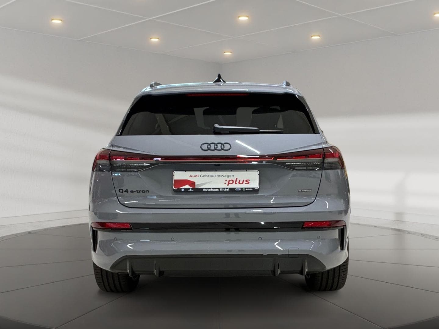 Bild über Audi Q4 SUV e-tron e-tron quattro 220 kW - für weitere Informationen kontaktieren Sie den Audi Partner