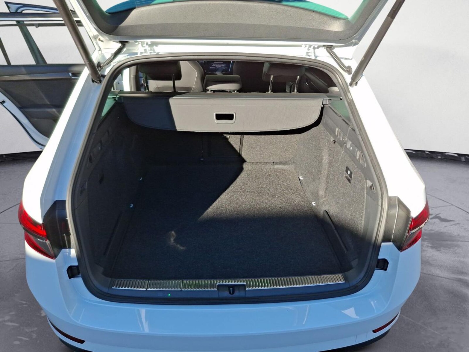 Škoda Superb Combi – Bild 15