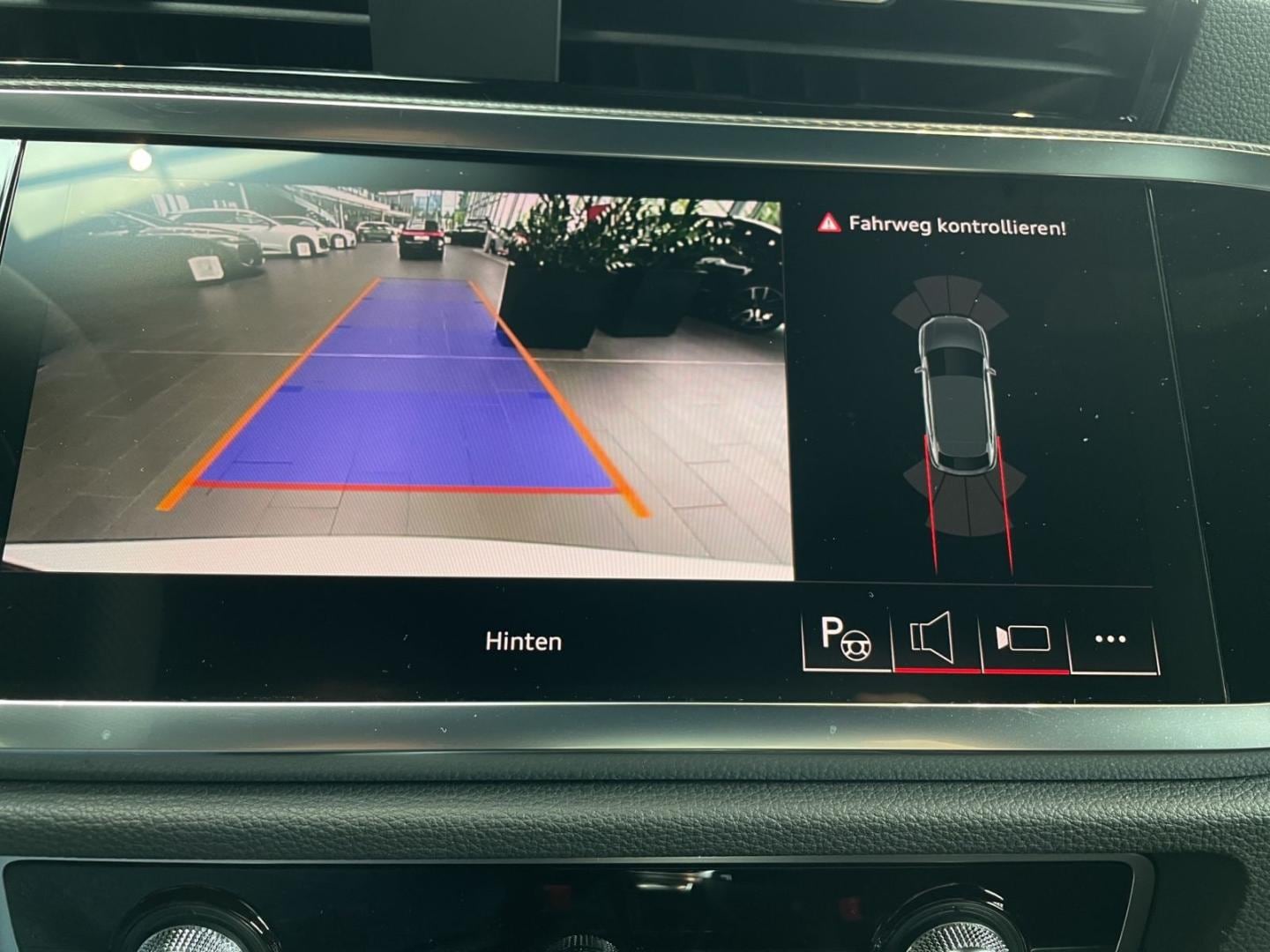 Bild über Audi Q3 Sportback S line 35 TFSI S tronic - für weitere Informationen kontaktieren Sie den Audi Partner