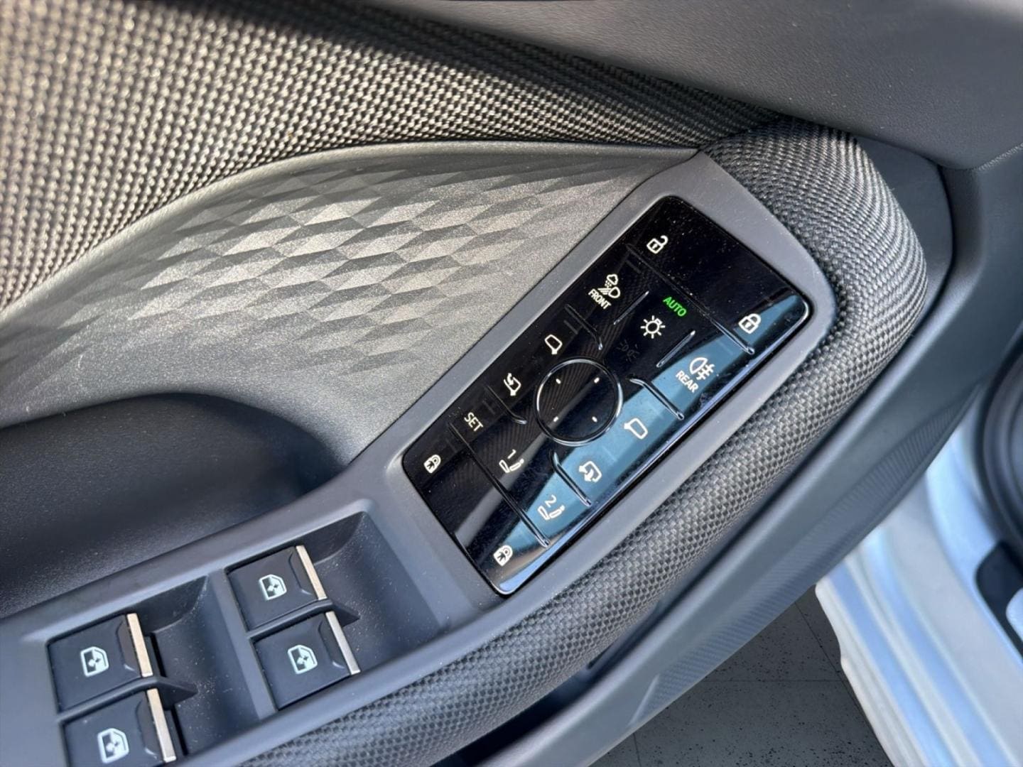 Bild über Audi A6 Avant TDI quattro 150 kW S tronic - für weitere Informationen kontaktieren Sie den Audi Partner