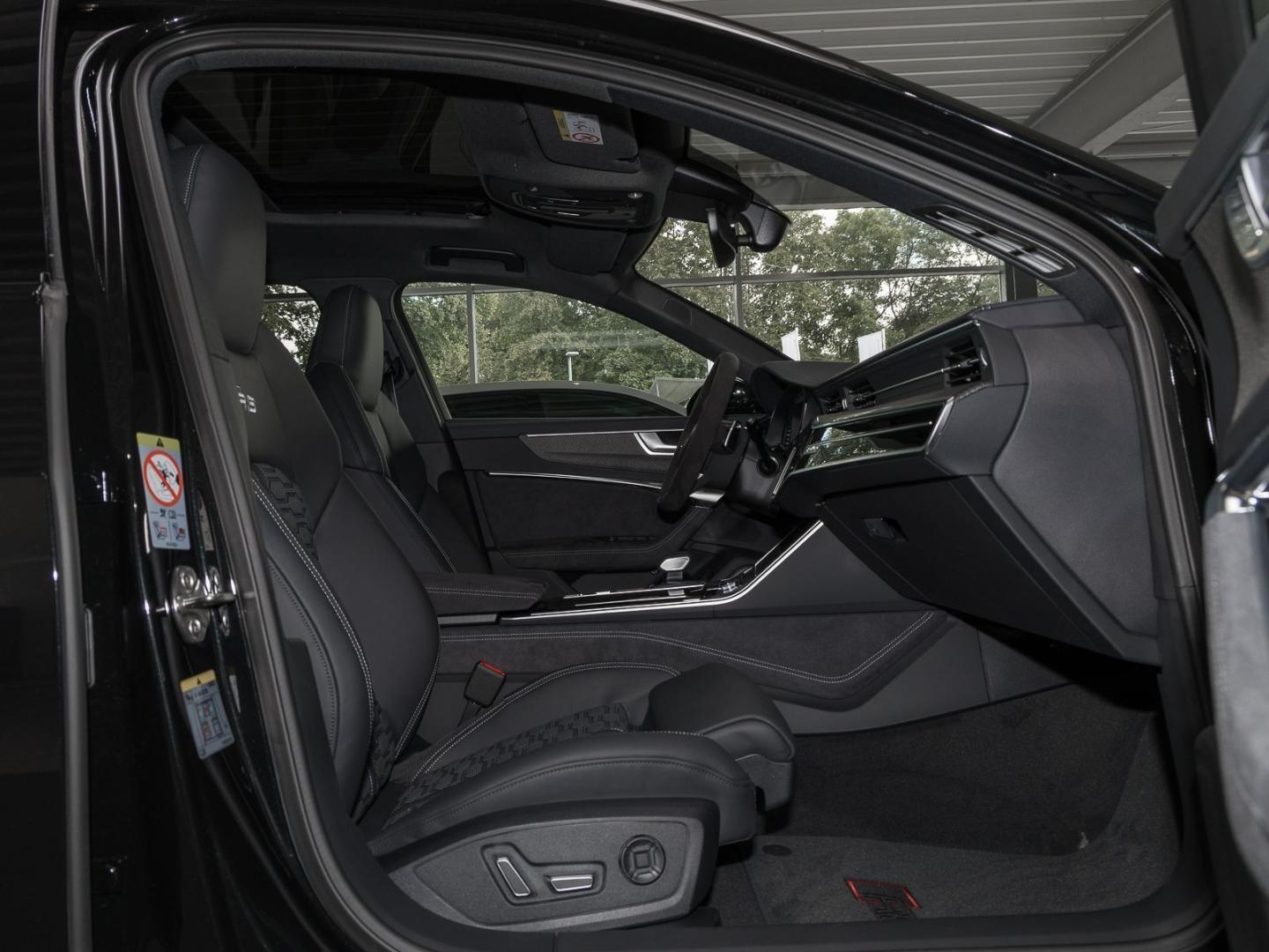 Image about Audi RS 6 Avant performance quattro tiptronic