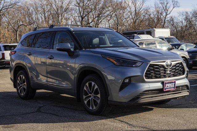 2022 TOYOTA HIGHLANDER - Image 3