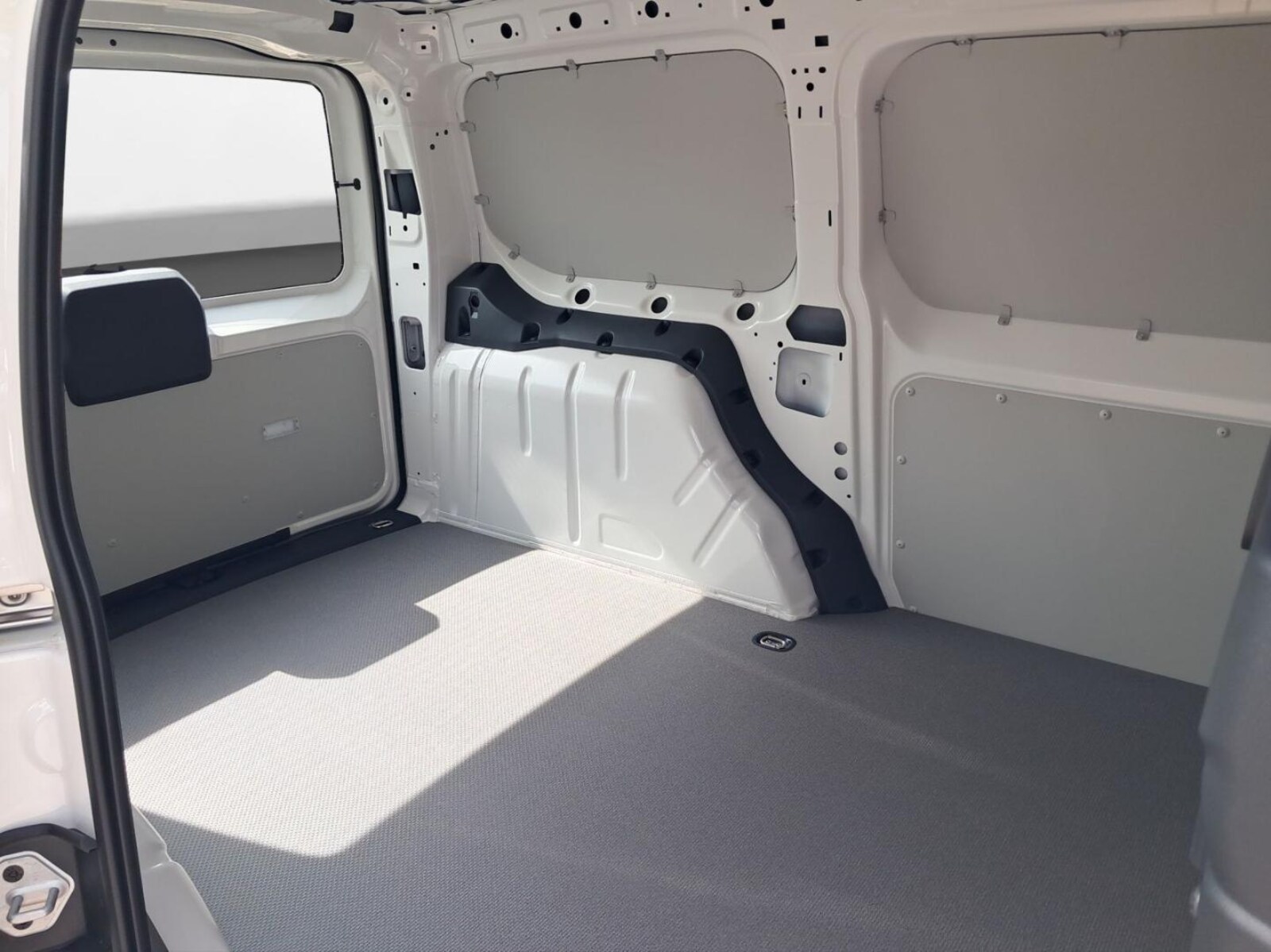 Volkswagen Caddy Maxi Cargo – Bild 13