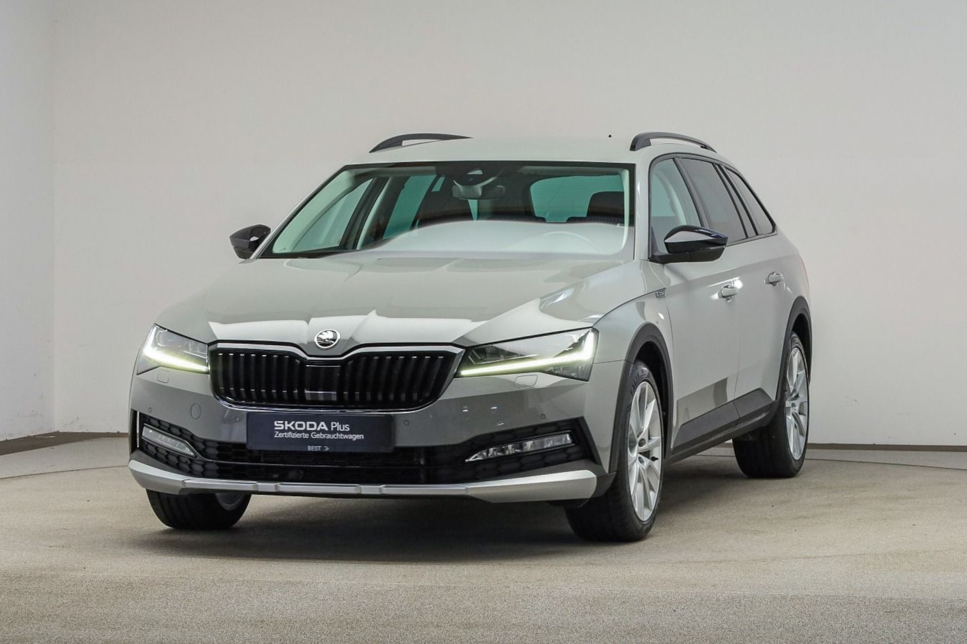 Skoda Superb Combi Scout