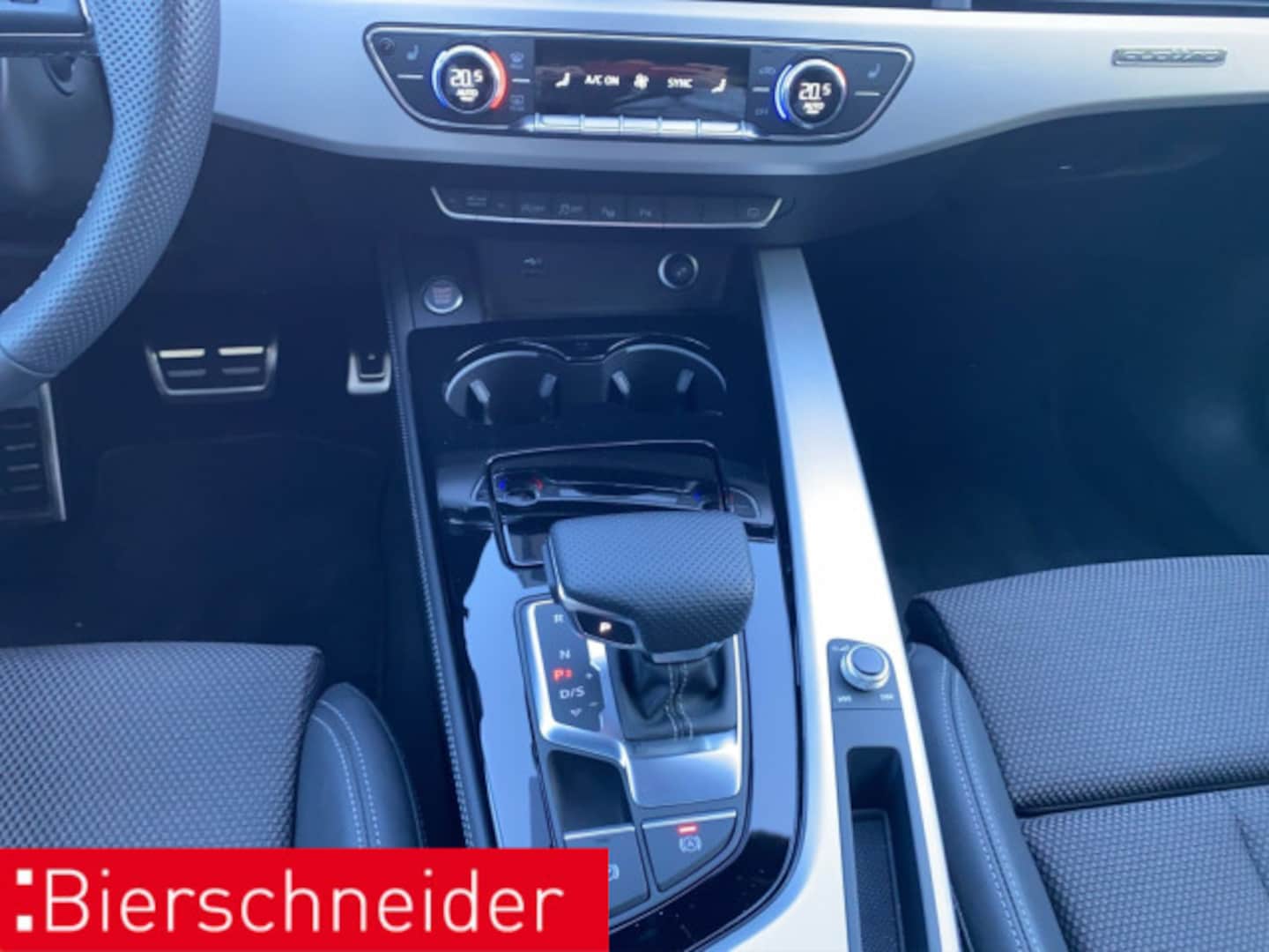 Bild über Audi A4 Avant 45 TFSI quattro S tronic - für weitere Informationen kontaktieren Sie den Audi Partner