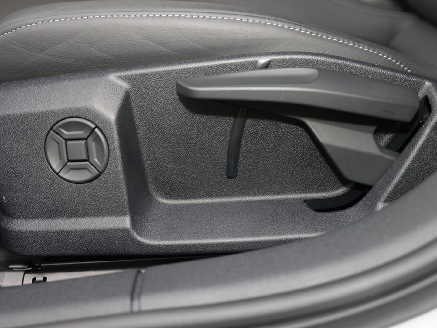 Bild über Audi A3 Sportback S line 35 TFSI S tronic - für weitere Informationen kontaktieren Sie den Audi Partner