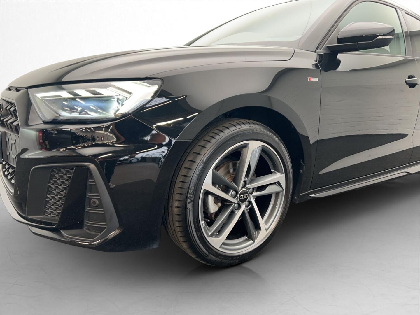 Bild über Audi A1 Sportback S line 35 TFSI S tronic - für weitere Informationen kontaktieren Sie den Audi Partner