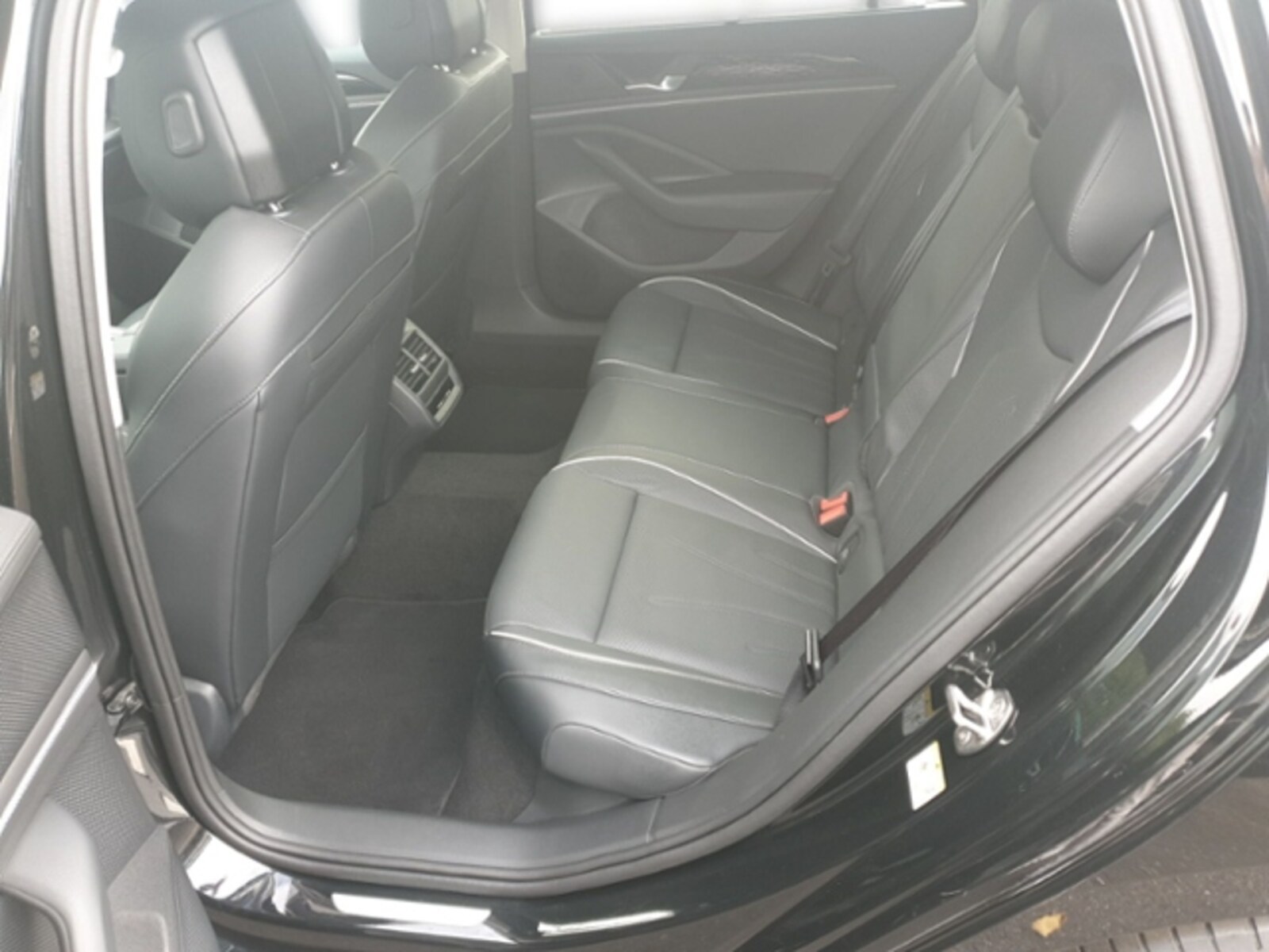 Volkswagen Passat – Bild 15