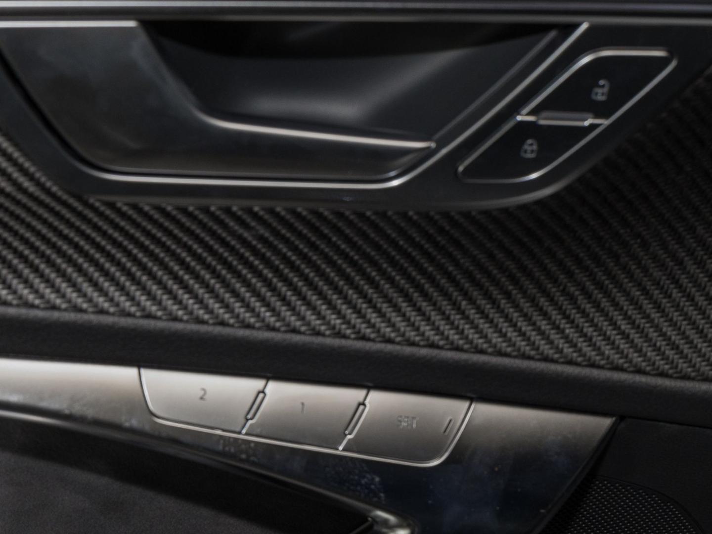 Image about Audi RS 6 Avant performance quattro tiptronic