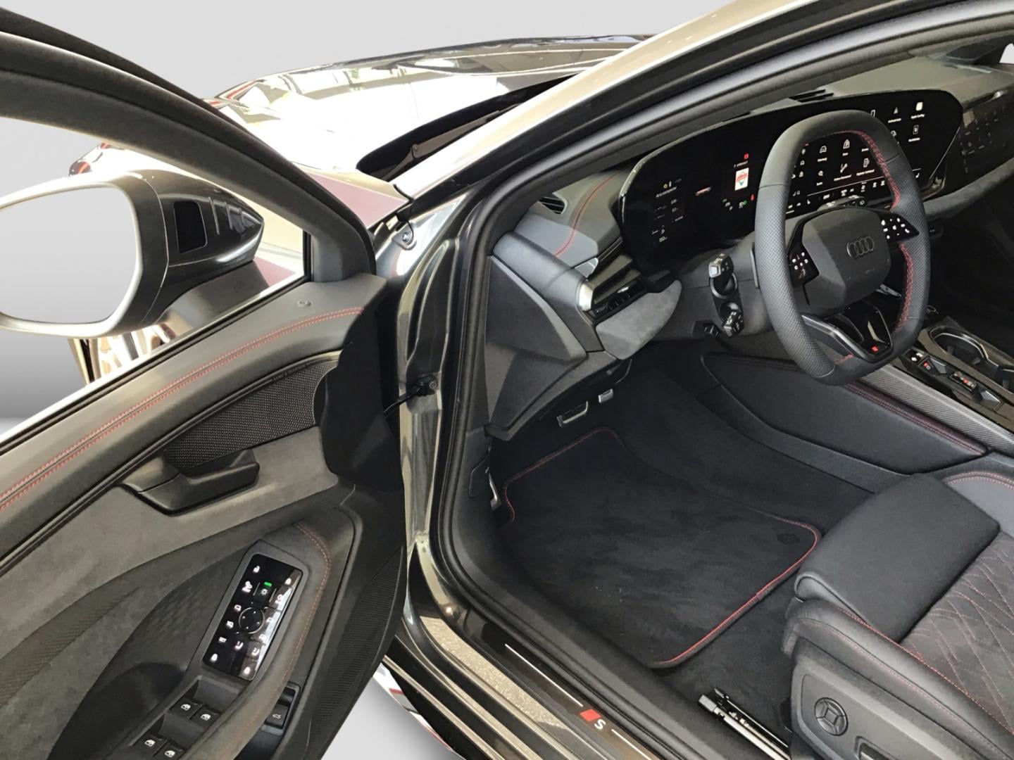 Bild über Audi A6 Avant TFSI quattro 270 kW S tronic - für weitere Informationen kontaktieren Sie den Audi Partner