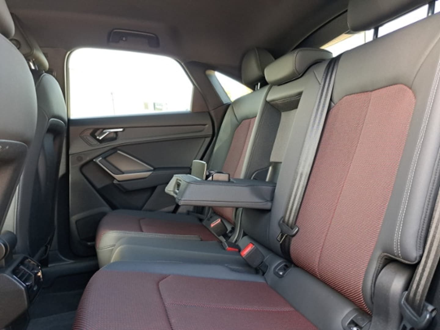 Bild über Audi Q3 Sportback S line 40 TDI quattro S tronic - für weitere Informationen kontaktieren Sie den Audi Partner