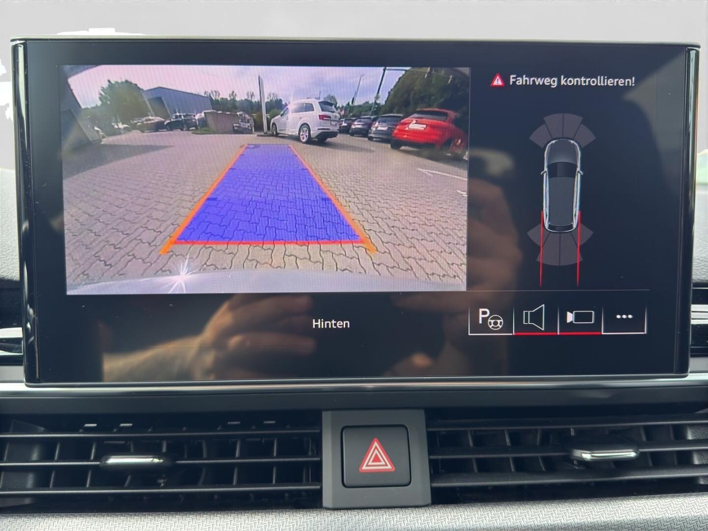 Bild über Audi RS 4 Avant TFSI quattro tiptronic - für weitere Informationen kontaktieren Sie den Audi Partner