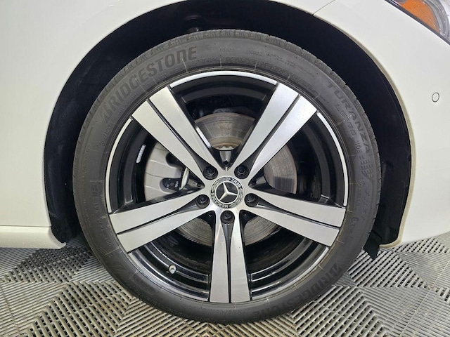 2025 Mercedes-Benz C 300
