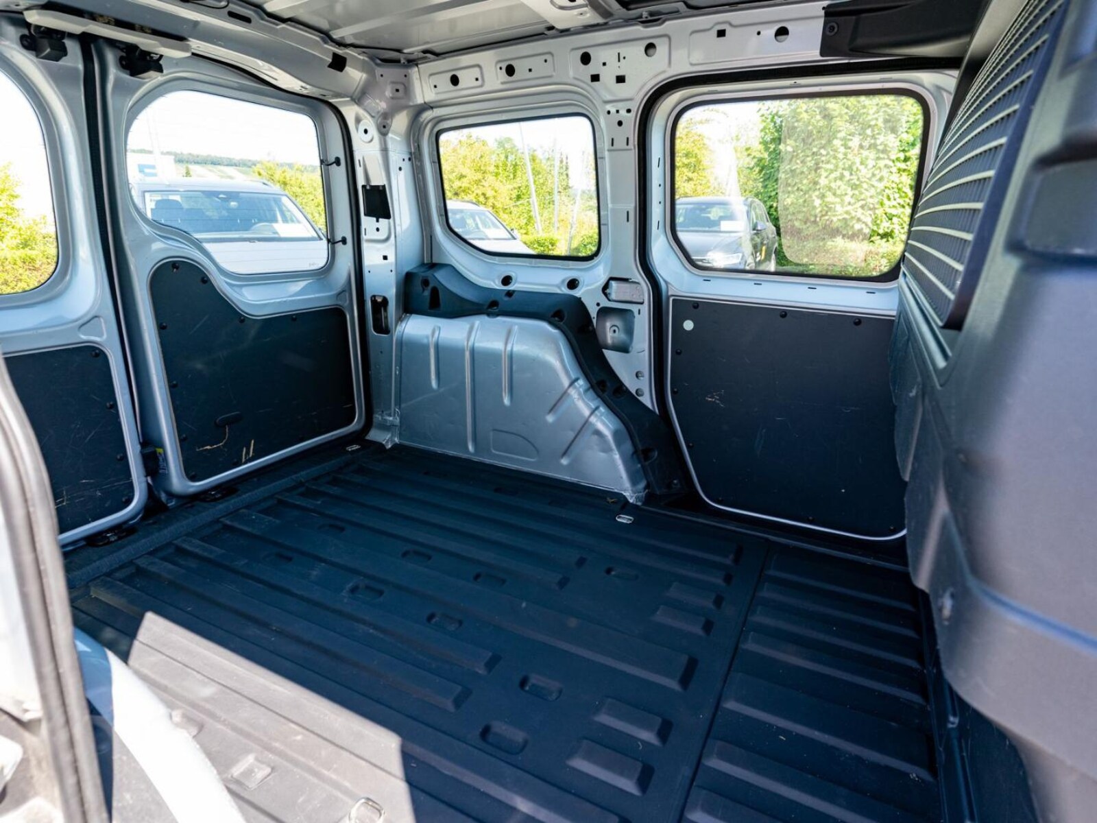 Volkswagen Caddy Cargo – Bild 8