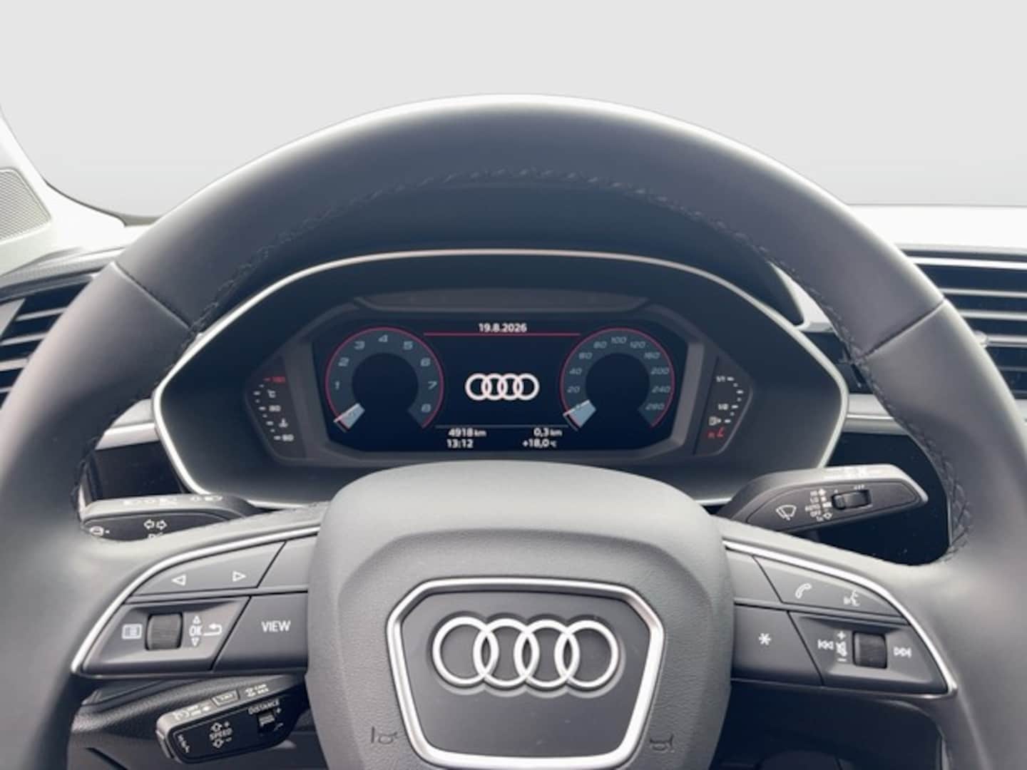 Bild über Audi Q3 TFSI quattro 180 kW S tronic - für weitere Informationen kontaktieren Sie den Audi Partner