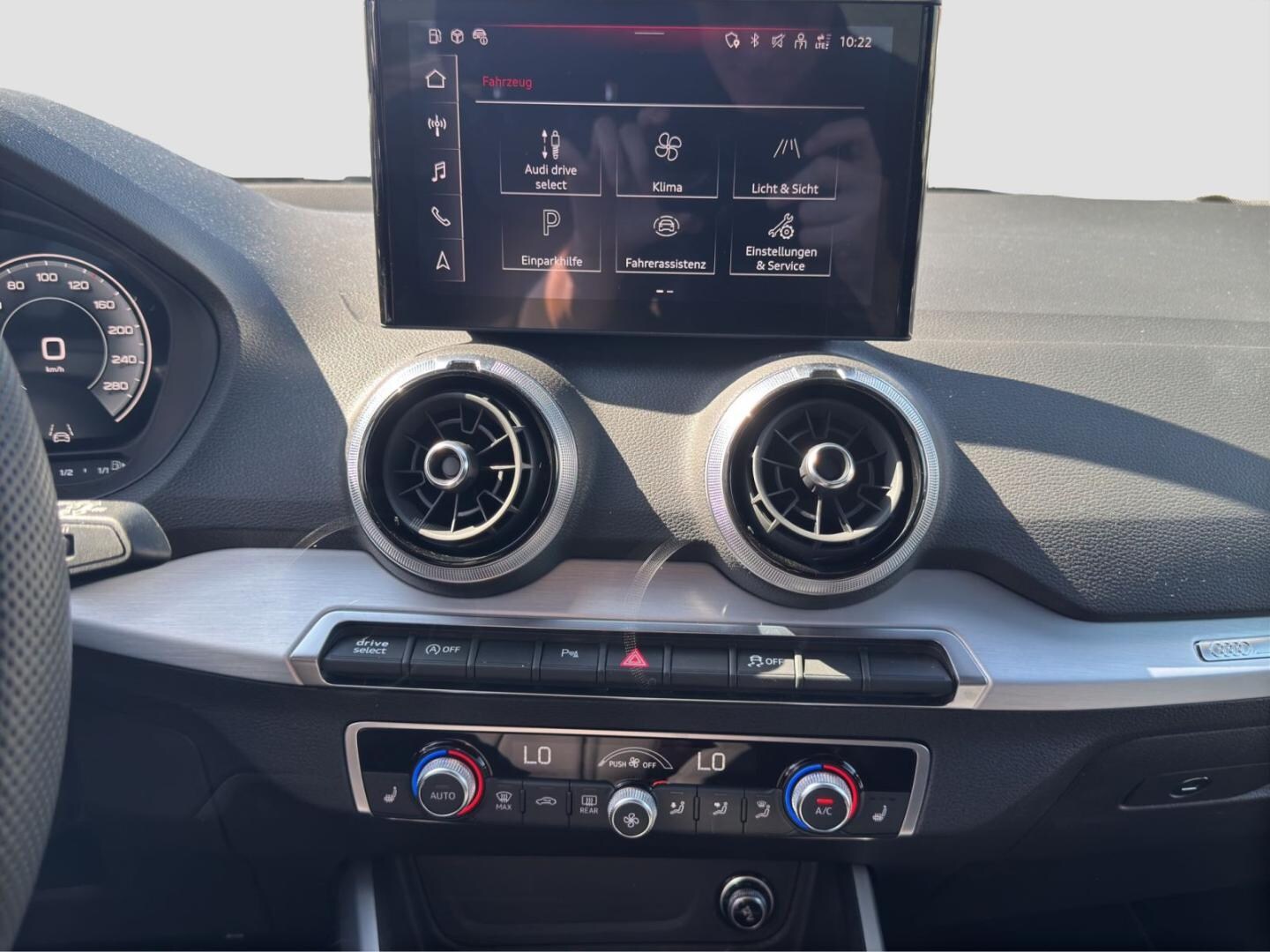 Bild über Audi Q2 S line 35 TFSI S tronic - für weitere Informationen kontaktieren Sie den Audi Partner