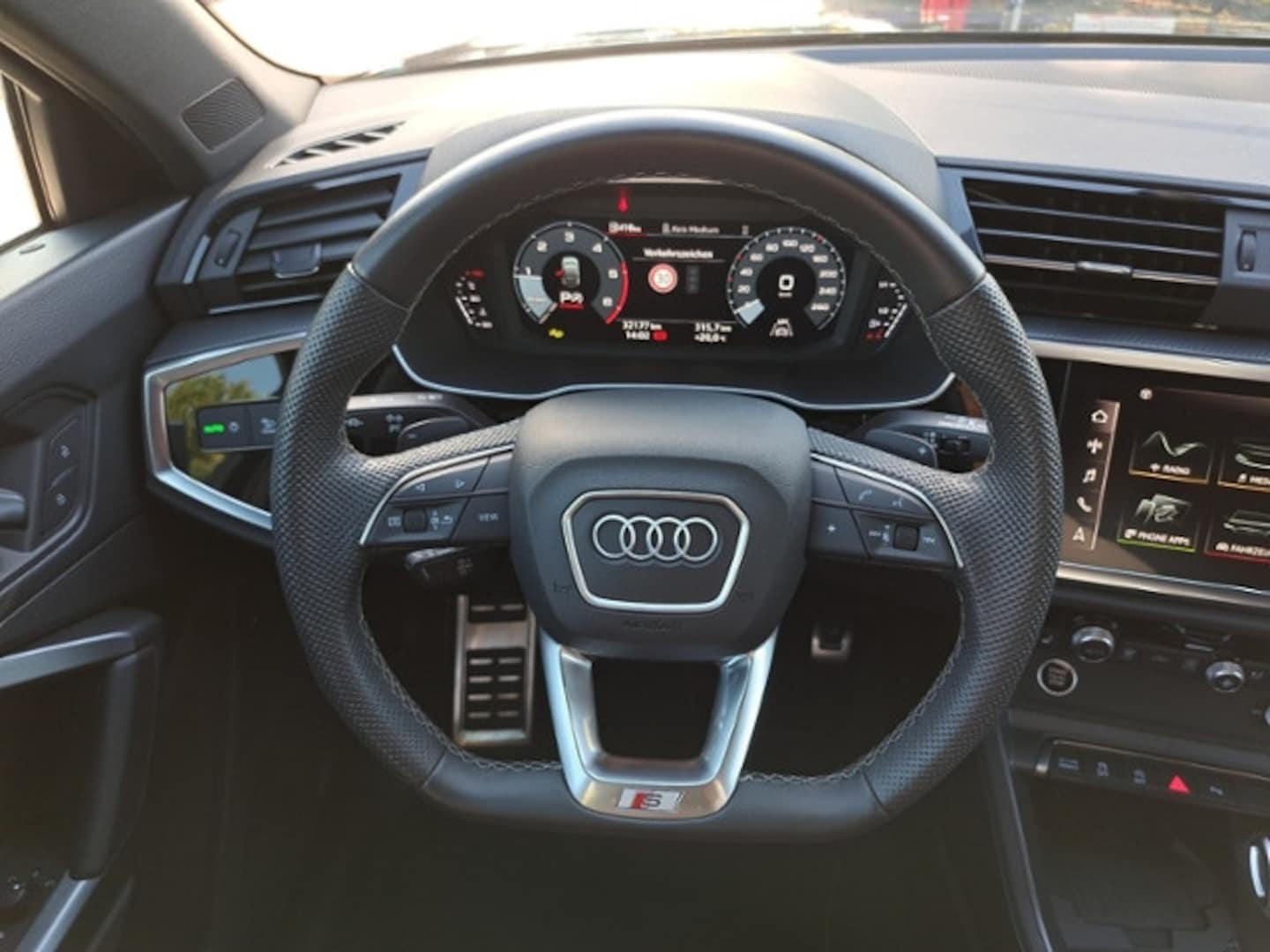 Bild über Audi Q3 Sportback S line 40 TDI quattro S tronic - für weitere Informationen kontaktieren Sie den Audi Partner