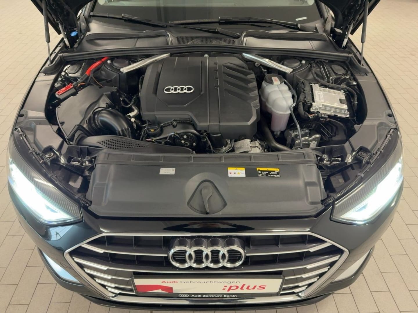 Bild über Audi A4 Avant advanced 35 TFSI S tronic - für weitere Informationen kontaktieren Sie den Audi Partner