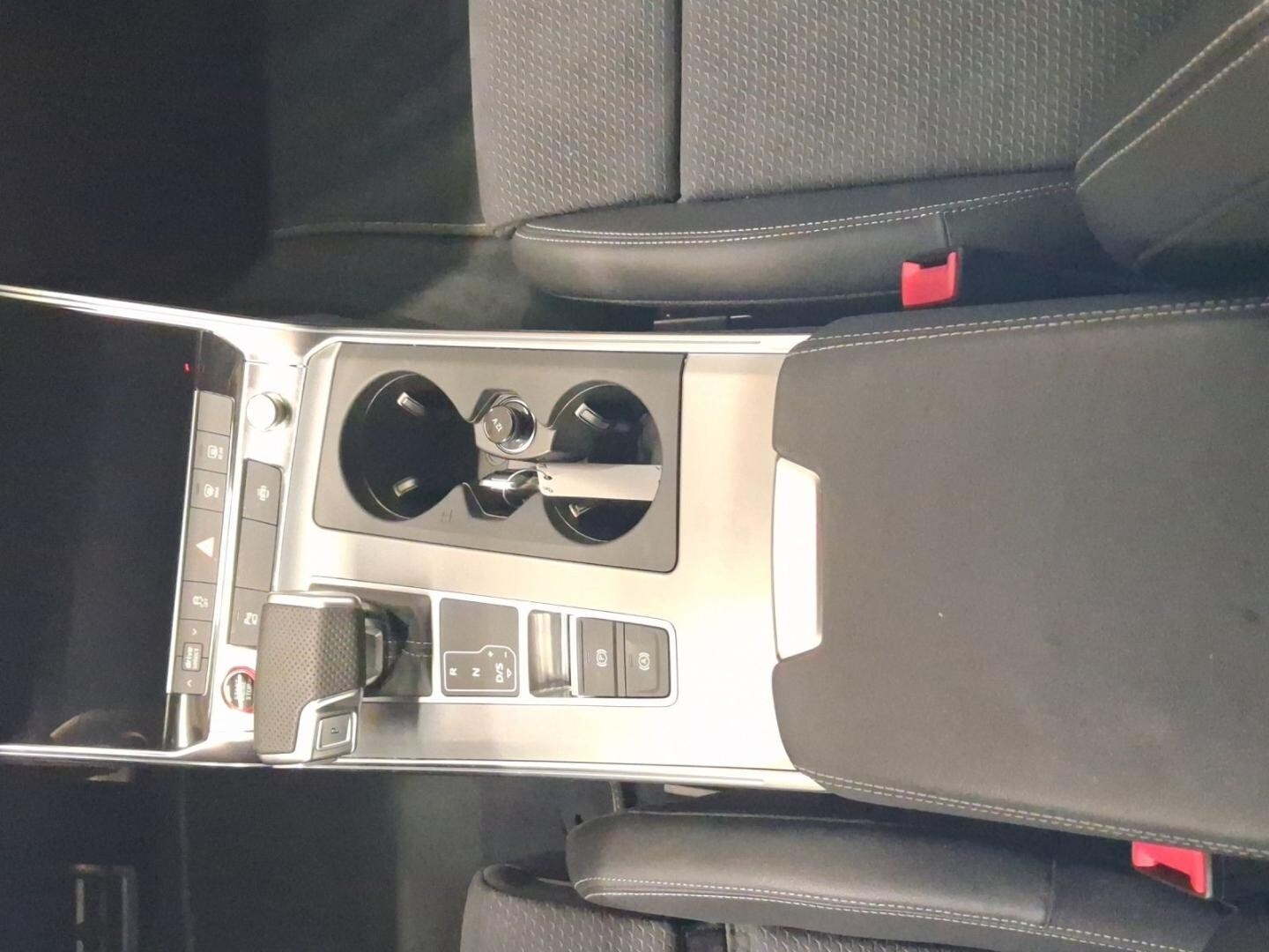 Bild über Audi S6 Avant TDI quattro tiptronic - für weitere Informationen kontaktieren Sie den Audi Partner