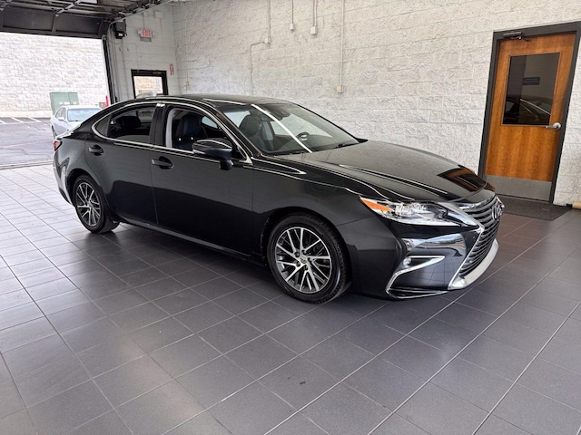 Photo of 2017 Lexus ES 350