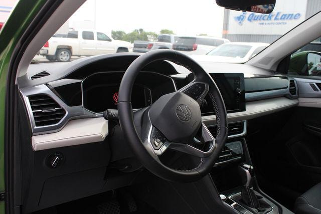 2025 Volkswagen Taos