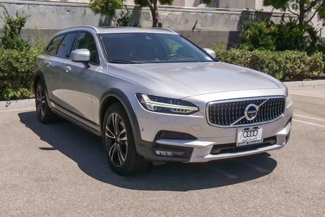 2018 Volvo V90 Cross Country