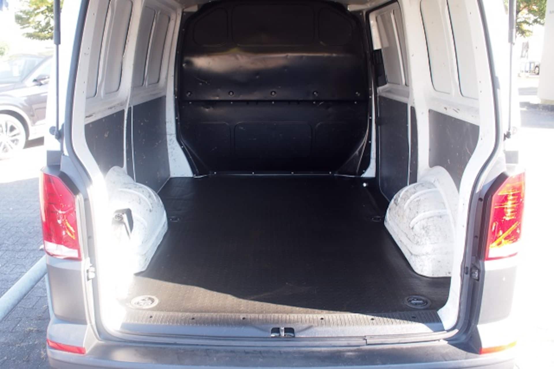 Volkswagen T6.1 Transporter Kasten kurzer Radstand