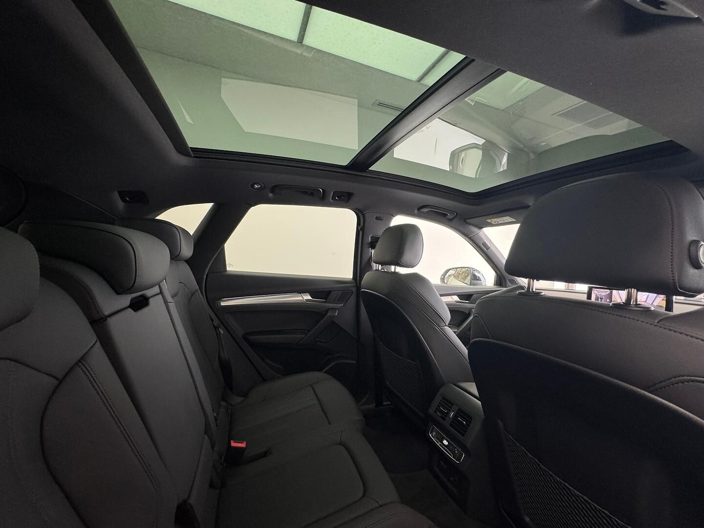 Image about Audi Q5 Sport 40 TDI quattro S tronic
