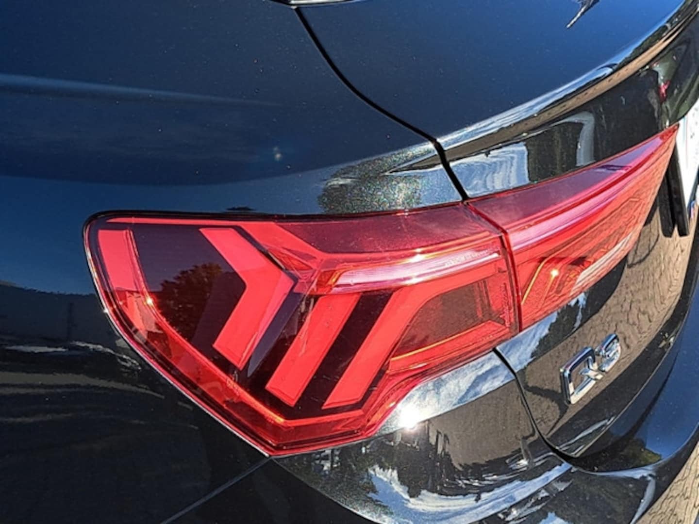 Bild über Audi Q3 Sportback S line 40 TDI quattro S tronic - für weitere Informationen kontaktieren Sie den Audi Partner