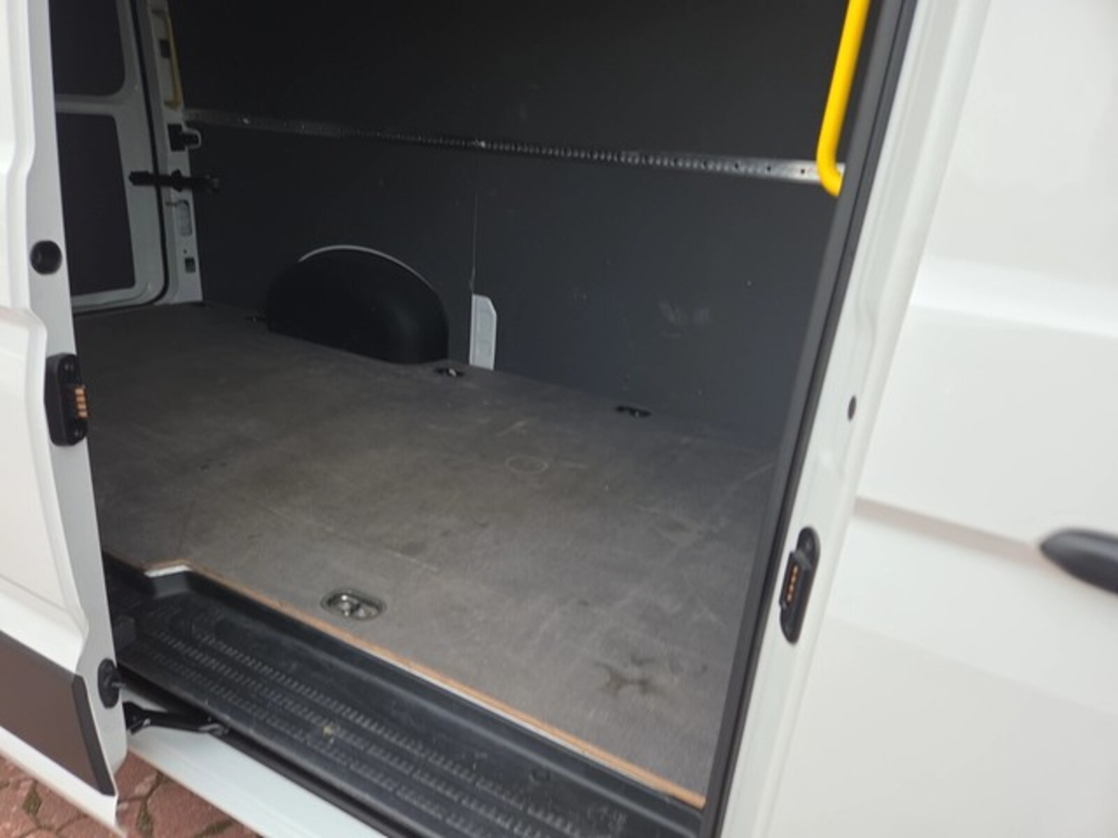 Volkswagen Crafter Kasten mittlerer Radstand – Bild 18