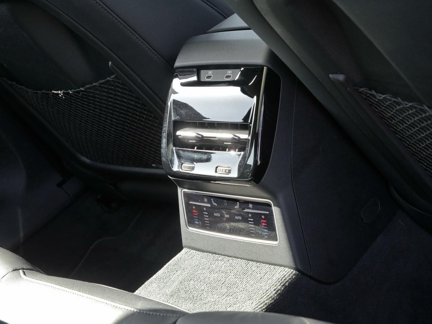 Bild über Audi A6 Avant TDI 150 kW S tronic - für weitere Informationen kontaktieren Sie den Audi Partner