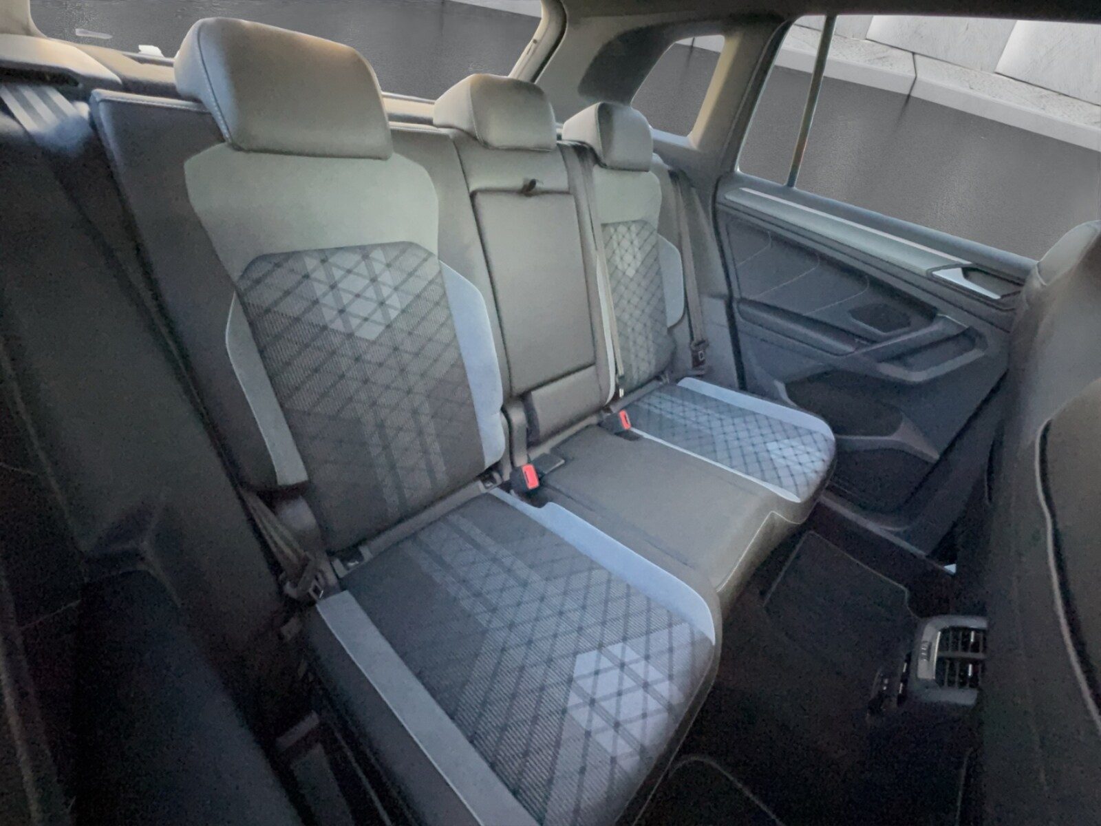 Volkswagen Tiguan – Bild 14