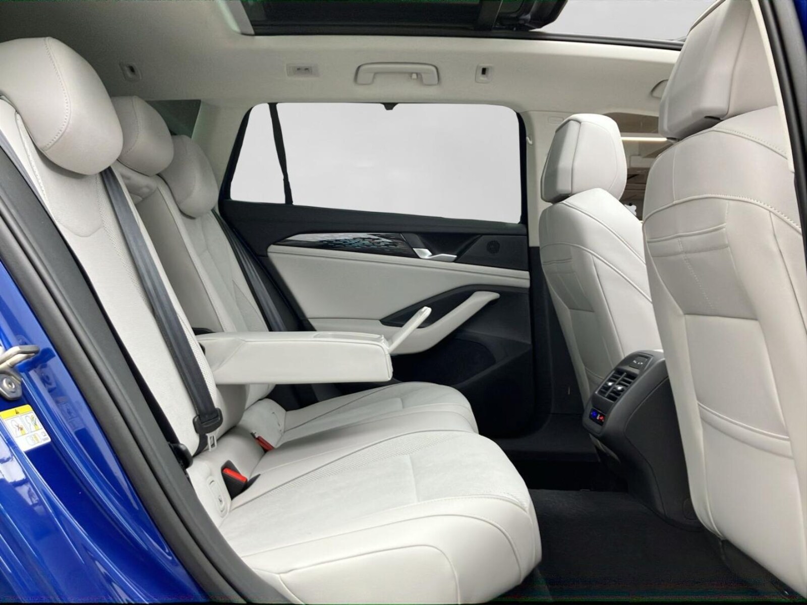 Volkswagen Passat – Bild 17