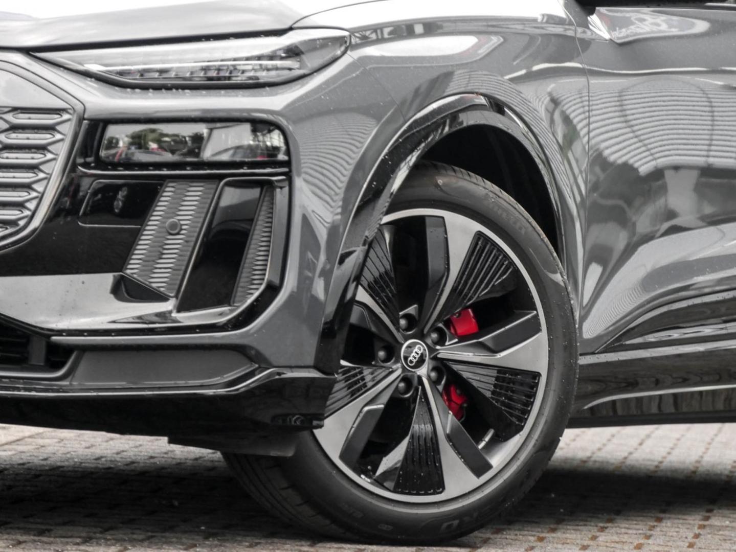 Image about Audi Q6 SUV e-tron e-tron performance