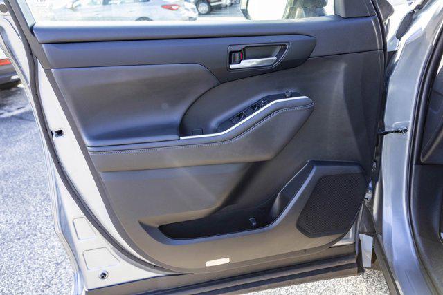 2022 TOYOTA HIGHLANDER - Image 12