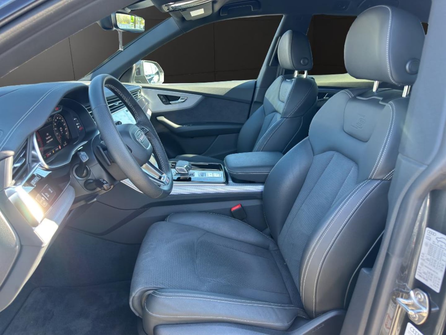 Bild über Audi Q8 SUV 50 TDI quattro tiptronic - für weitere Informationen kontaktieren Sie den Audi Partner