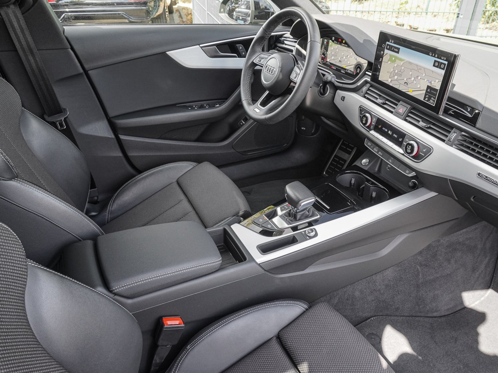 Audi A4 Avant S line