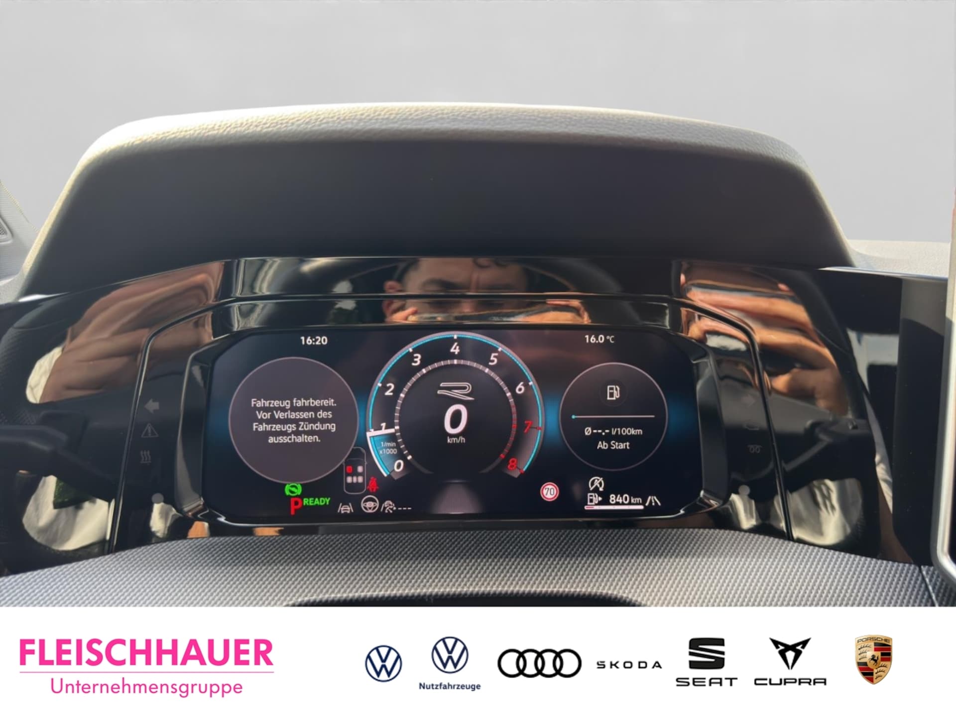 Volkswagen Golf R-Line