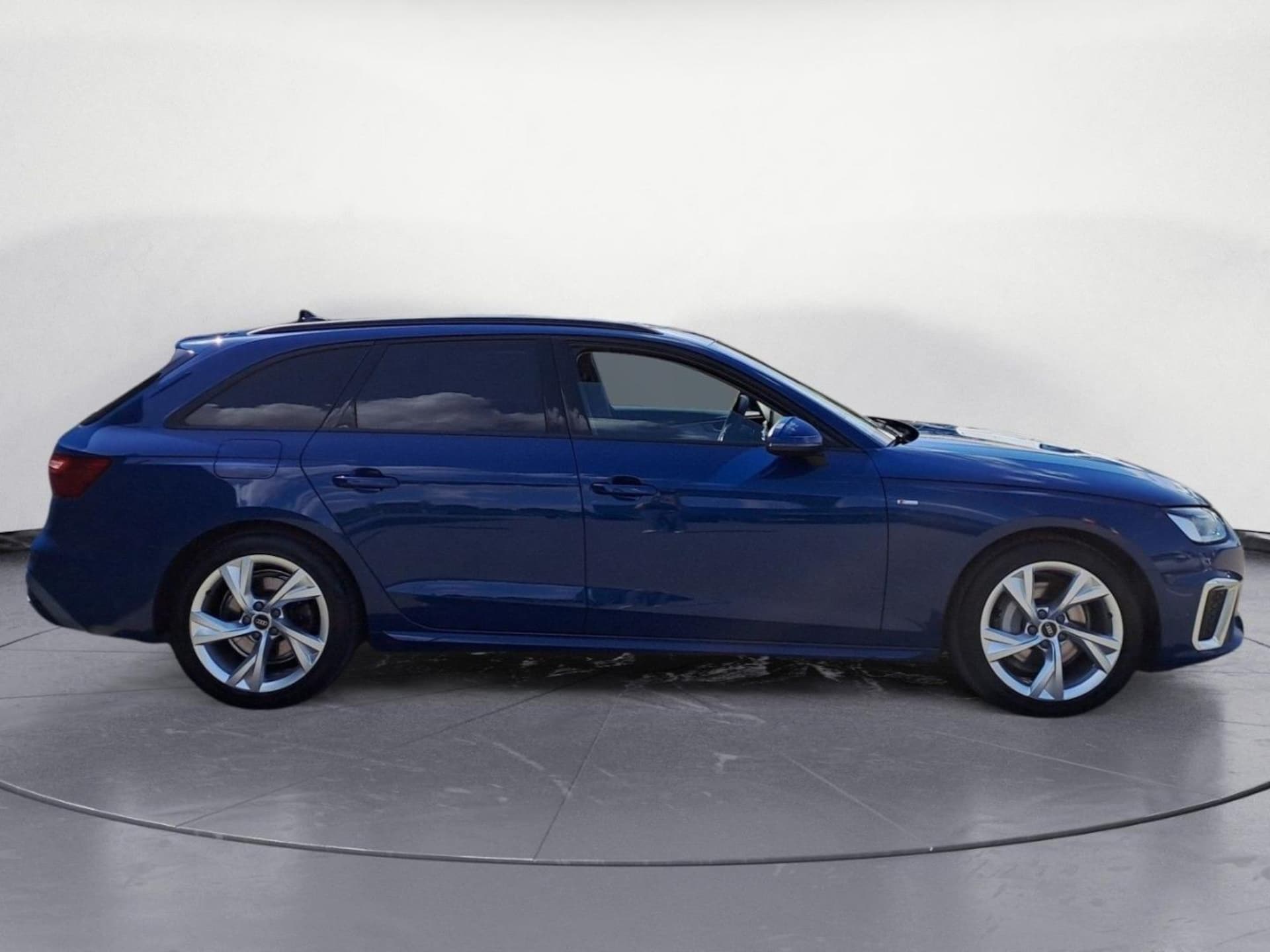 Audi A4 Avant S line