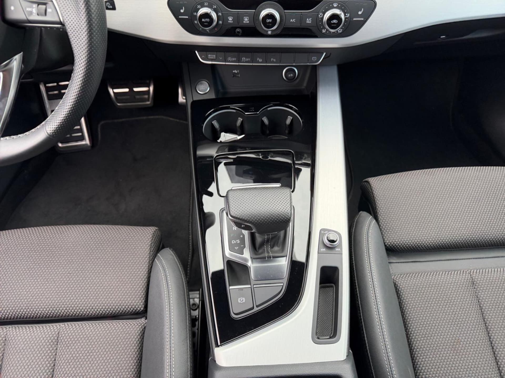 Audi A4 Avant S line
