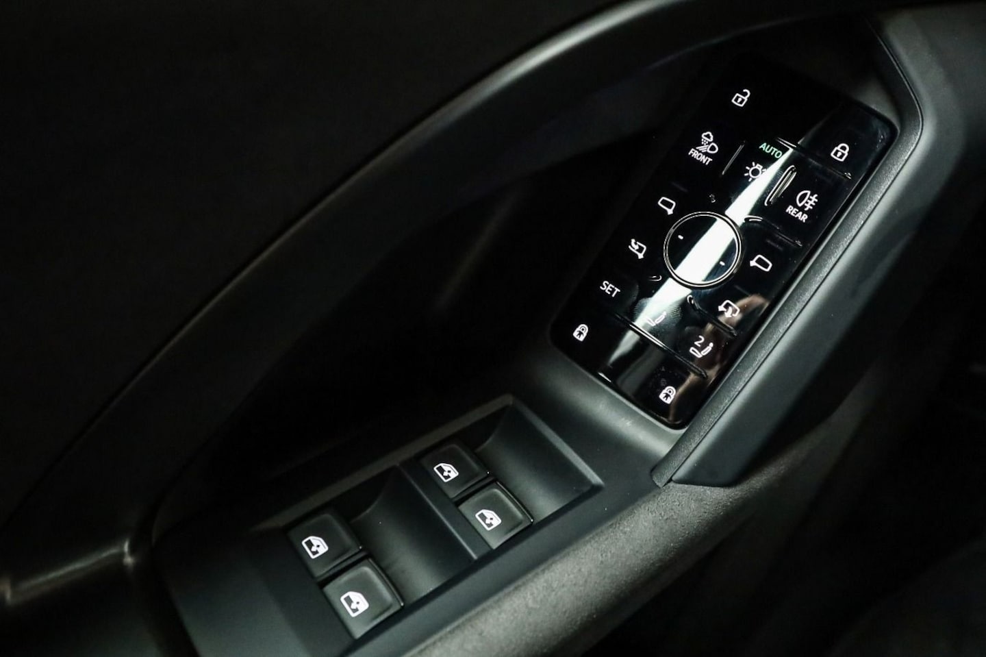 Bild über Audi Q5 SUV TDI quattro 150 kW S tronic - für weitere Informationen kontaktieren Sie den Audi Partner