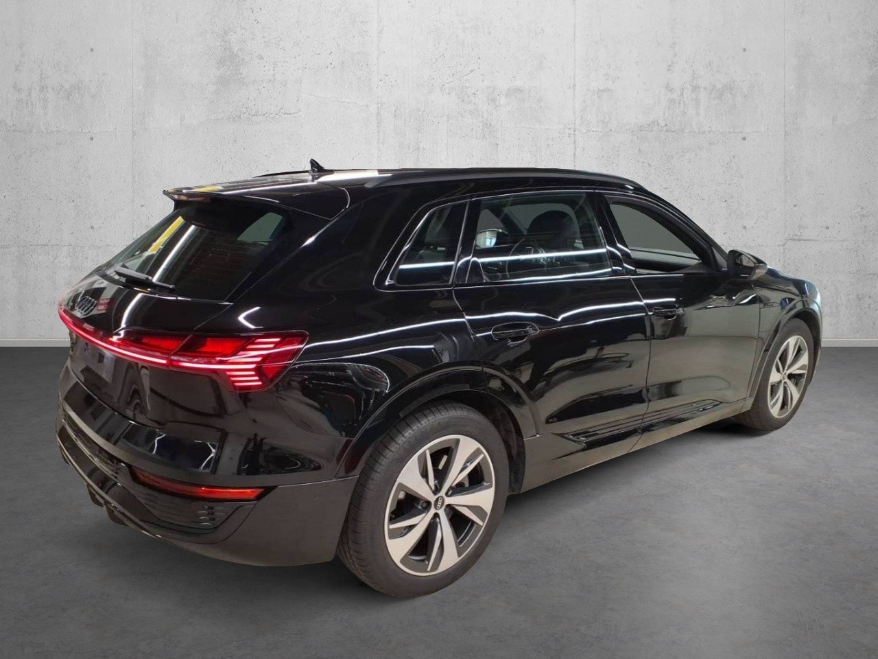 Image about Audi Q8 e-tron S line 50 e-tron quattro