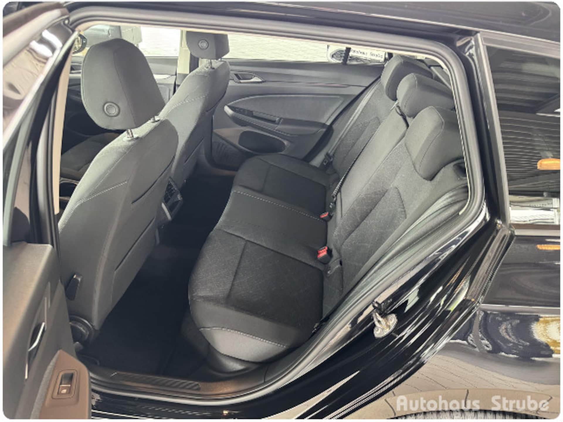 Volkswagen Golf Variant Life
