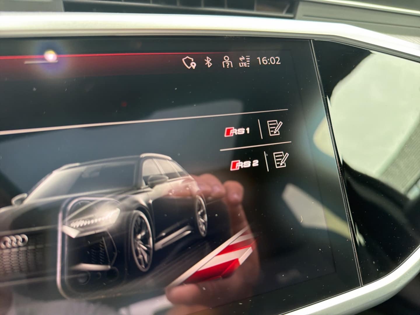 Bild über Audi RS 6 Avant performance quattro tiptronic - für weitere Informationen kontaktieren Sie den Audi Partner