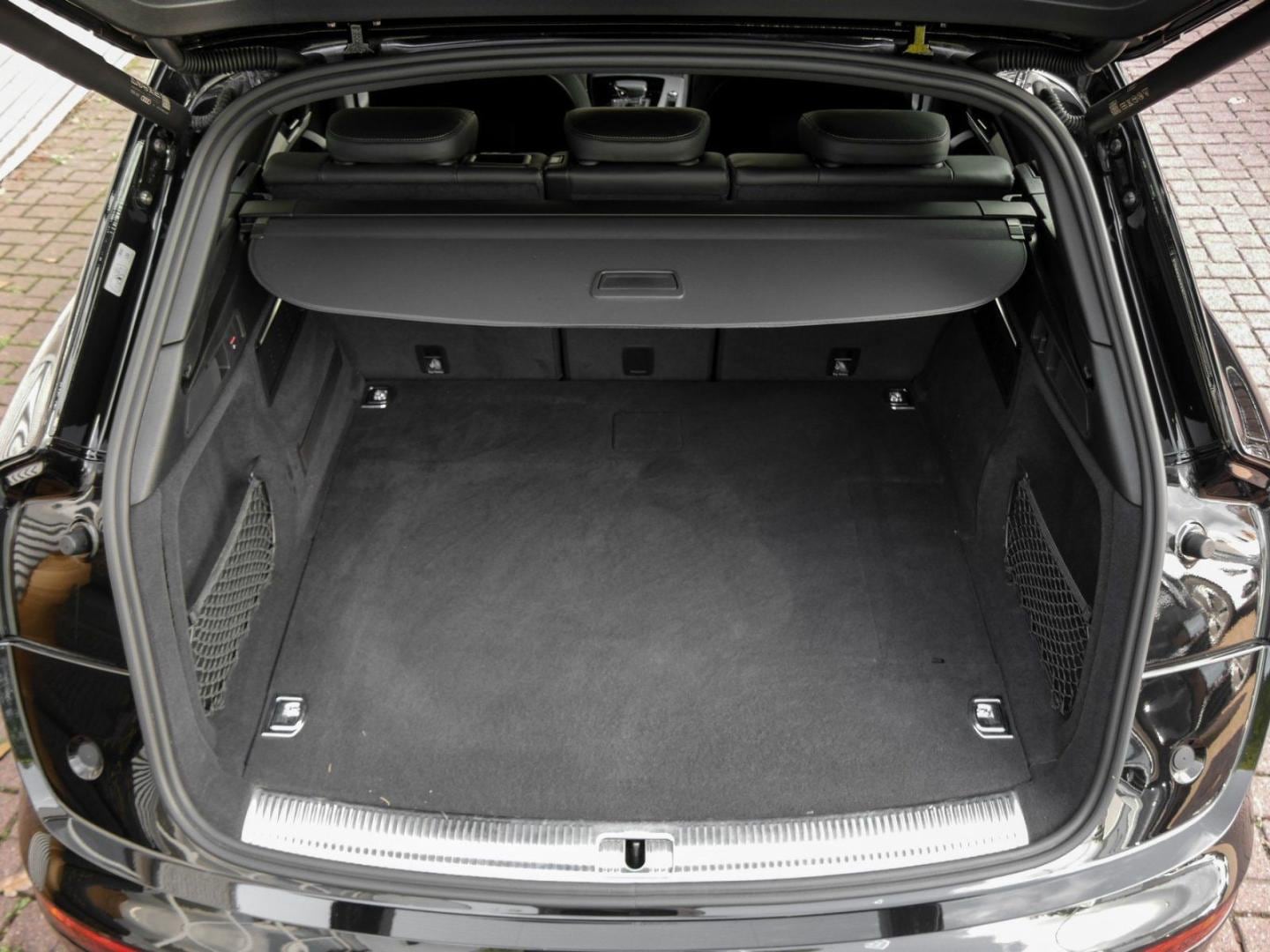 Bild über Audi Q5 TFSI e S line 55 TFSI e quattro S tronic - für weitere Informationen kontaktieren Sie den Audi Partner