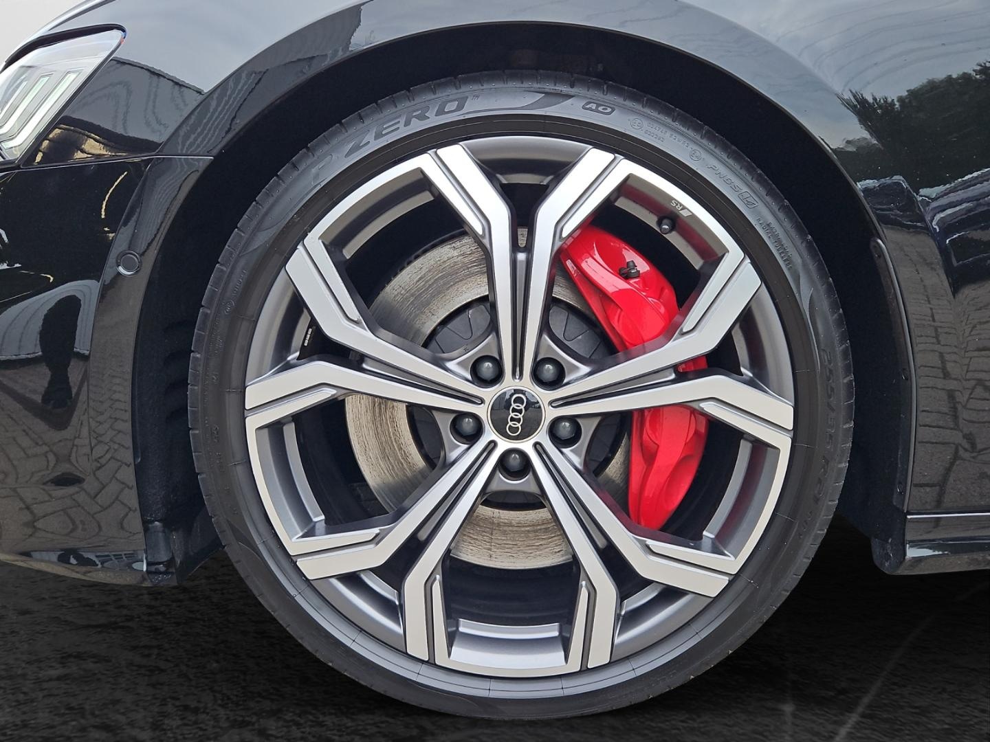 Bild über Audi S6 Avant TDI quattro tiptronic - für weitere Informationen kontaktieren Sie den Audi Partner