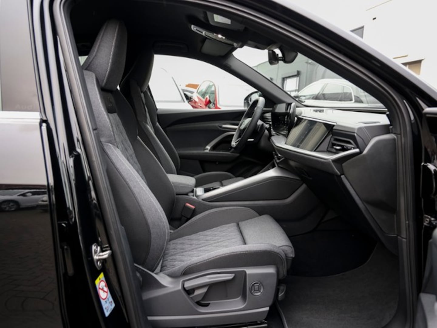 Bild über Audi Q5 Sportback TDI quattro 150 kW S tronic - für weitere Informationen kontaktieren Sie den Audi Partner