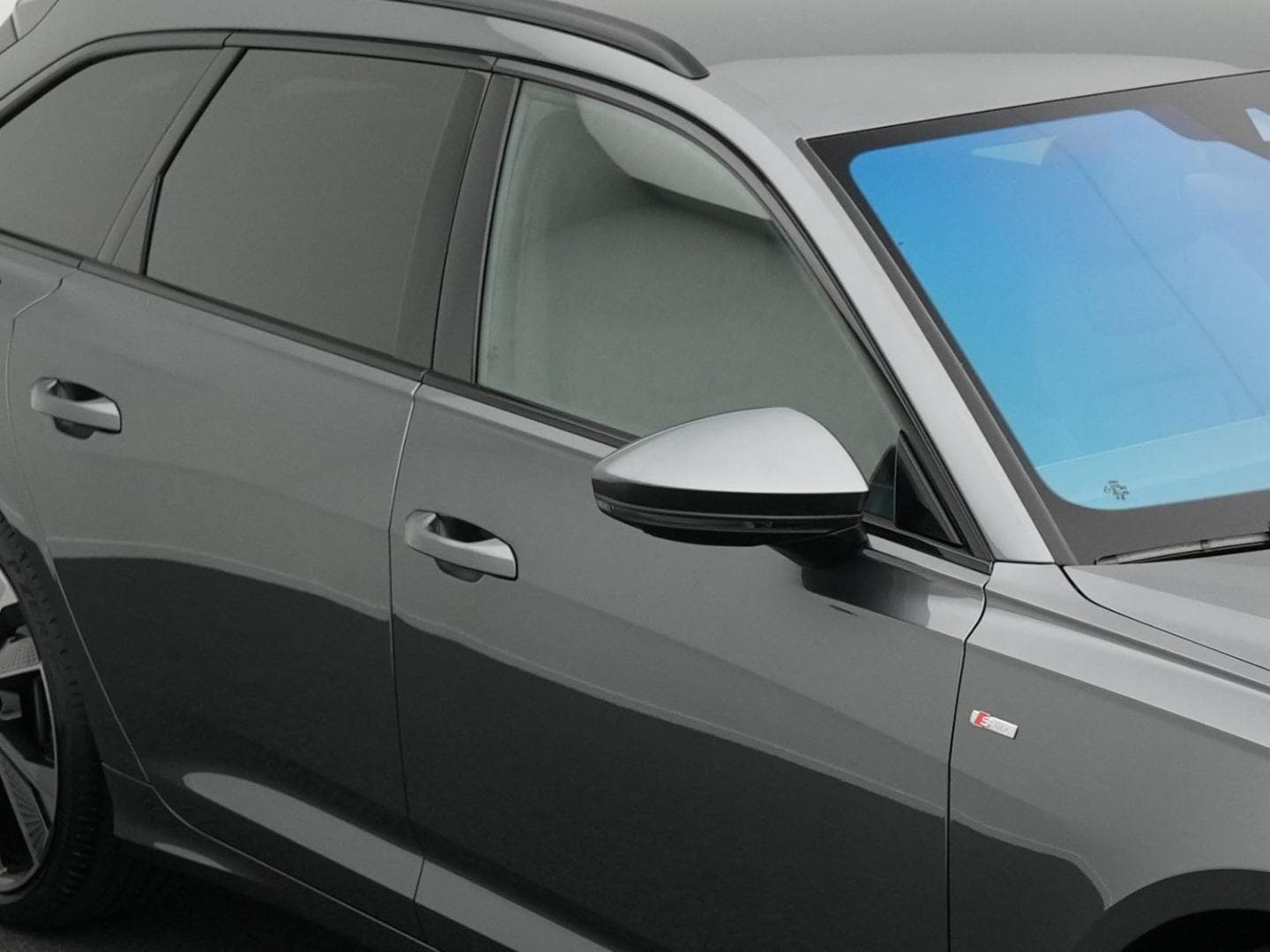 Image about Audi A6 Avant S line 40 TDI quattro S tronic