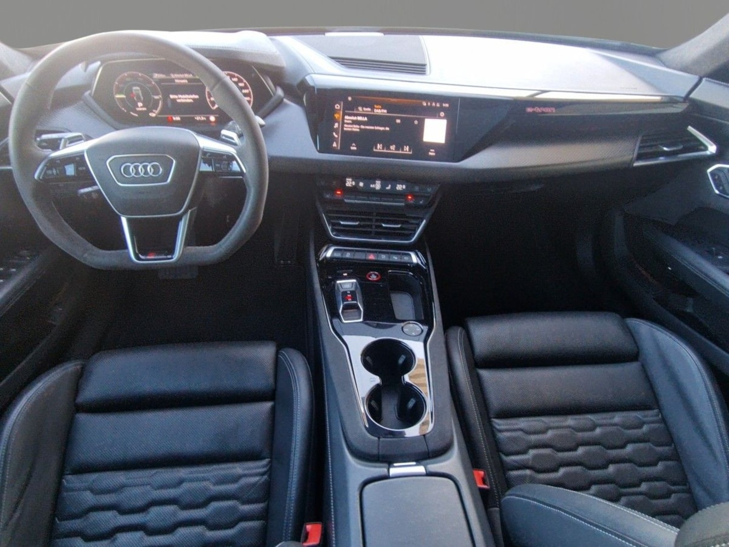 Bild über Audi RS e-tron GT e-tron quattro - für weitere Informationen kontaktieren Sie den Audi Partner